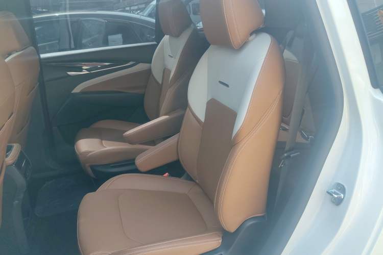 Used SAIC MAXUS G50 2024 Facelift PLUS 1.5T Happiness-Recommended Automatic Start-Up Version Left Rear Seat