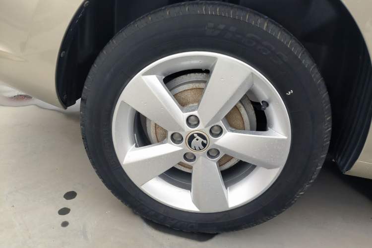 Used Skoda Rapid 2016 1.6L Automatic Chuanxing Edition
