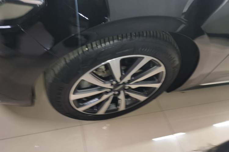 Used Lincoln Continental 2018 2.0T Two-Wheel Drive Deluxe Edition Left Front Wheel Hub