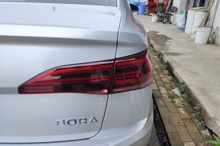 Used Volkswagen Bora 2021 1.5L Automatic Comfort Smart Connect Edition Right Rear Taillight