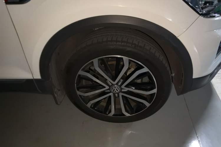 Used Volkswagen T-ROC 2019 280TSI DSG Four-Wheel Drive Luxury Version China V Standard
