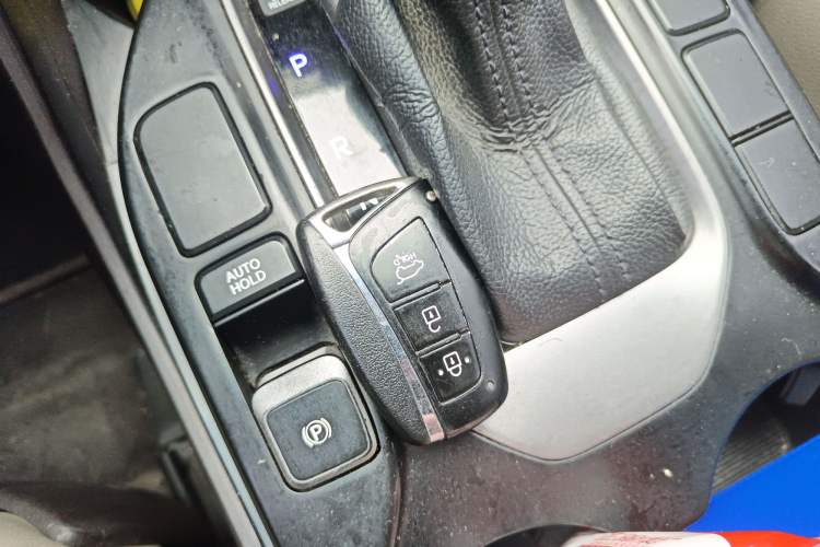 Used Hyundai Santa Fe 2013 2.4L Automatic Two-Wheel Drive Smart Version