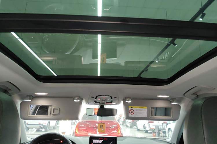 Used Audi A4L 2019 40 TFSI Fashion Edition China VI Emission Standard Headliner