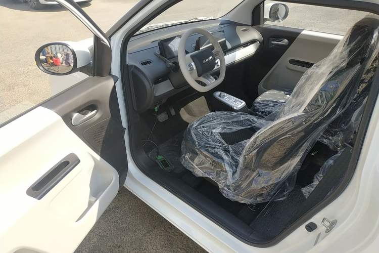 Used CHANGAN NEVO Lumin 2026 Model Treasure Edition 205km Passionate Beige Ningde