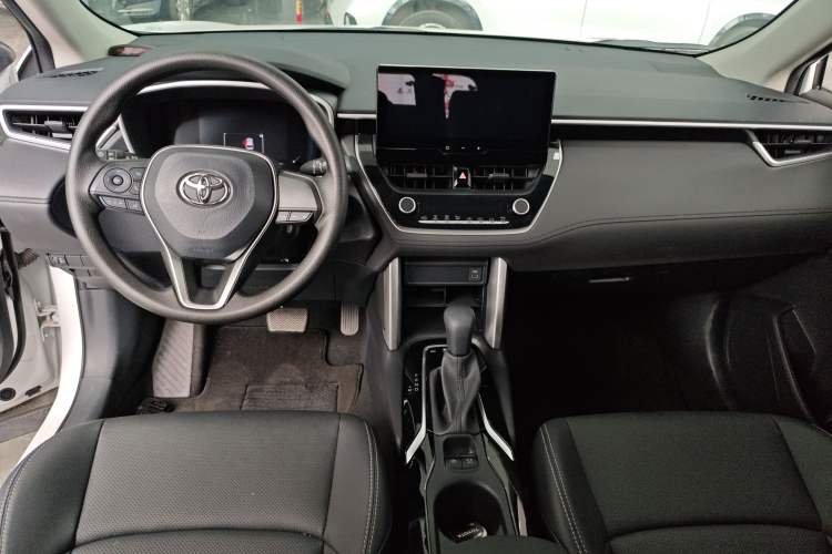 Used Toyota FRONTLANDER 2024 2.0L CVT Elite Plus Edition Center Console