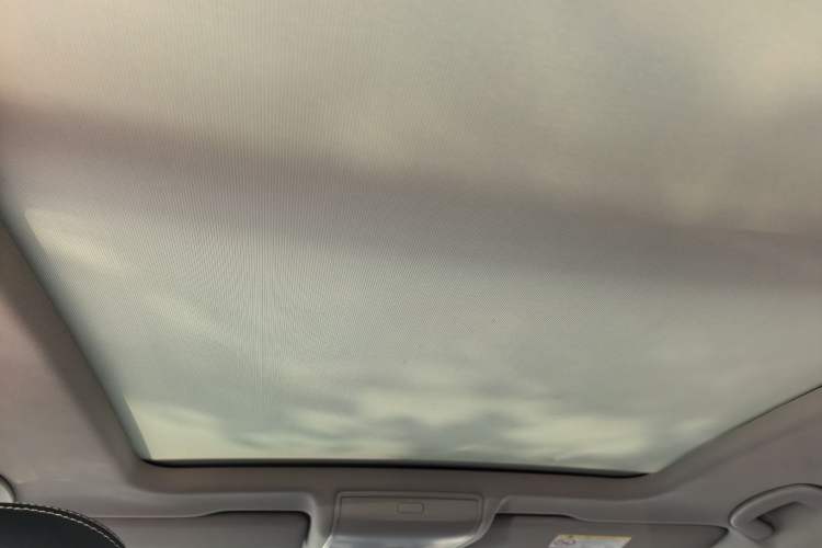 Used Volkswagen Tiguan L 2019 330TSI Automatic Two-Wheel Drive Smart Luxury Version China V Emission Standard