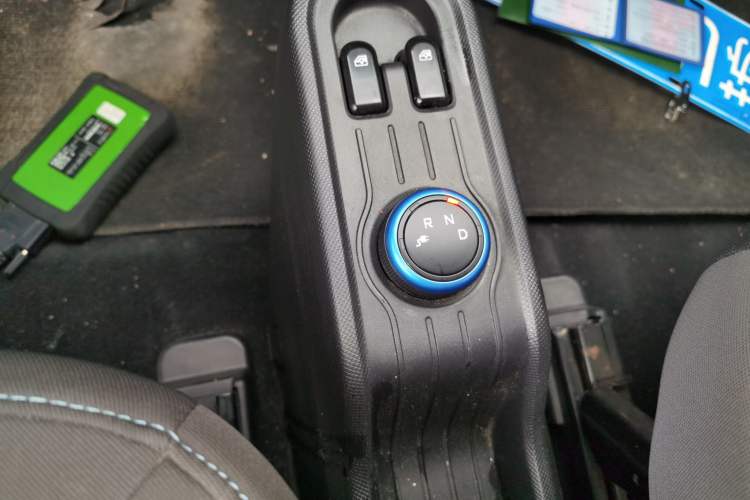 Used Wuling Hongguang MINIEV 2021 Macaron Premium Model – Lithium-NMC Gear Lever