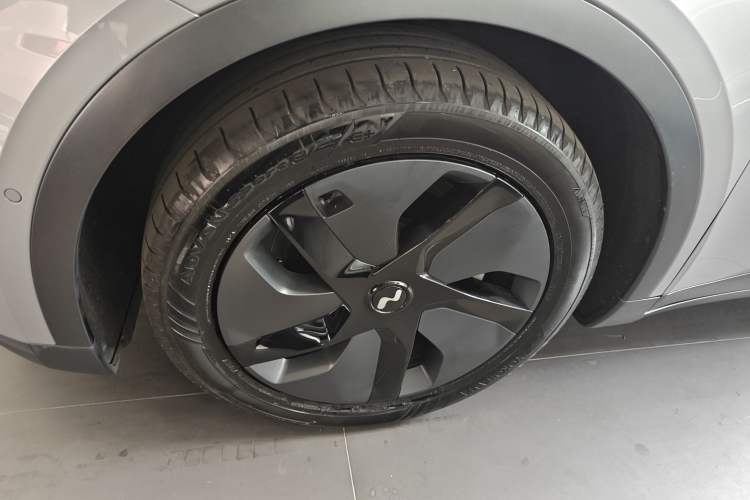 Used ONVO L60 2024 60 kWh Rear-Drive Version Left Front Wheel Hub