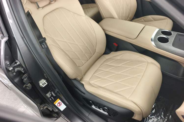 Used CHANGAN CS75 PLUS 2025 4th Generation UItra 2.0T New Blue Whale – Smart & Powerful Version