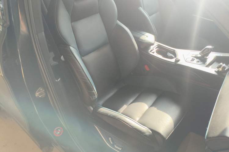 Used Lynk & Co 05 2020 2.0TD Two-Wheel Drive Shine Halo