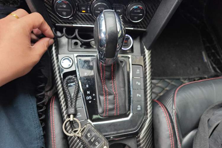 Used Volkswagen Lamando 2017 2.0T GTS Gear Lever