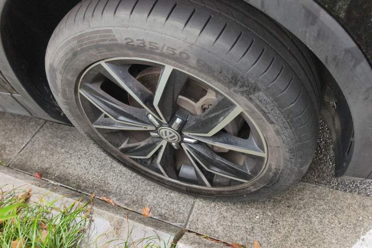 Used Volkswagen Tiguan L 2017 330TSI Automatic Two-Wheel Drive Flagship Edition