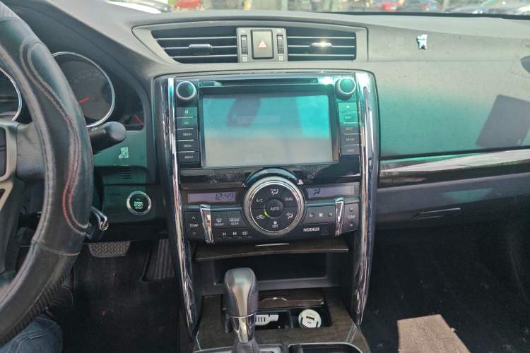 Used Toyota Reiz 2013 2.5V Shangrui Navigation Edition Audio And AC Panel