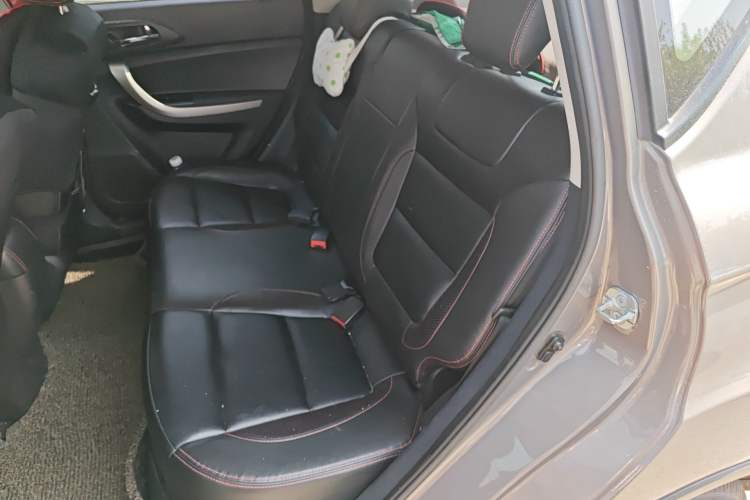 Used CHANGAN CS35 2012 1.6L Automatic Luxury Version China IV Standard Left Rear Seat