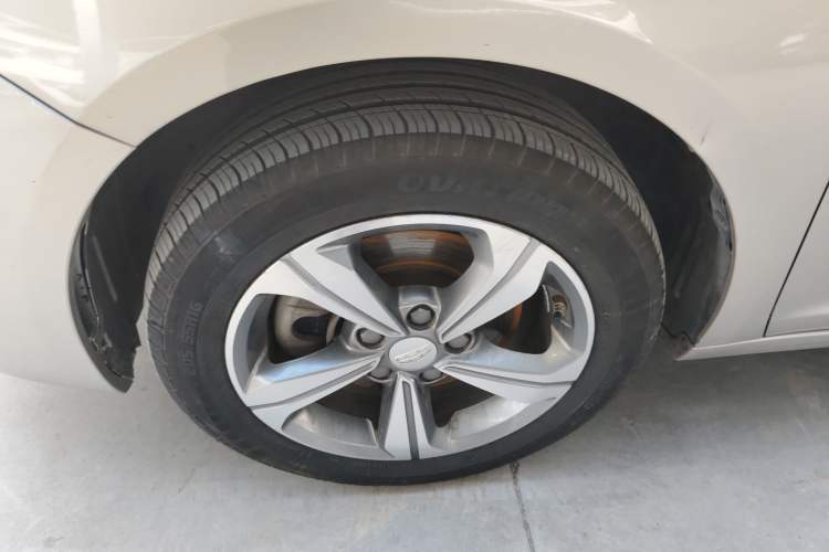 Used Geely Auto Emgrand GL 2017 1.8L DCT Elite Model Left Front Wheel Hub