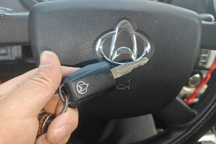 Used CHANGAN KAICHENG Ounuo S 2014 1.5L Base Version
