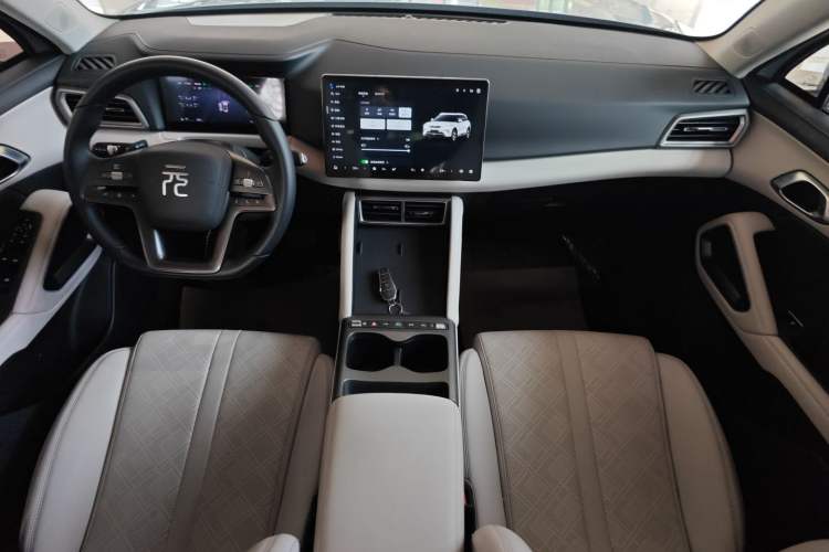 Used BYD Yuan UP 2025 Intelligent Driving Version 401 KM Dynamic Edition
