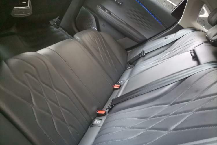 Used Fengyun A8L 2025 1.5 TGDI 145 km Luxury Version Left Rear Seat