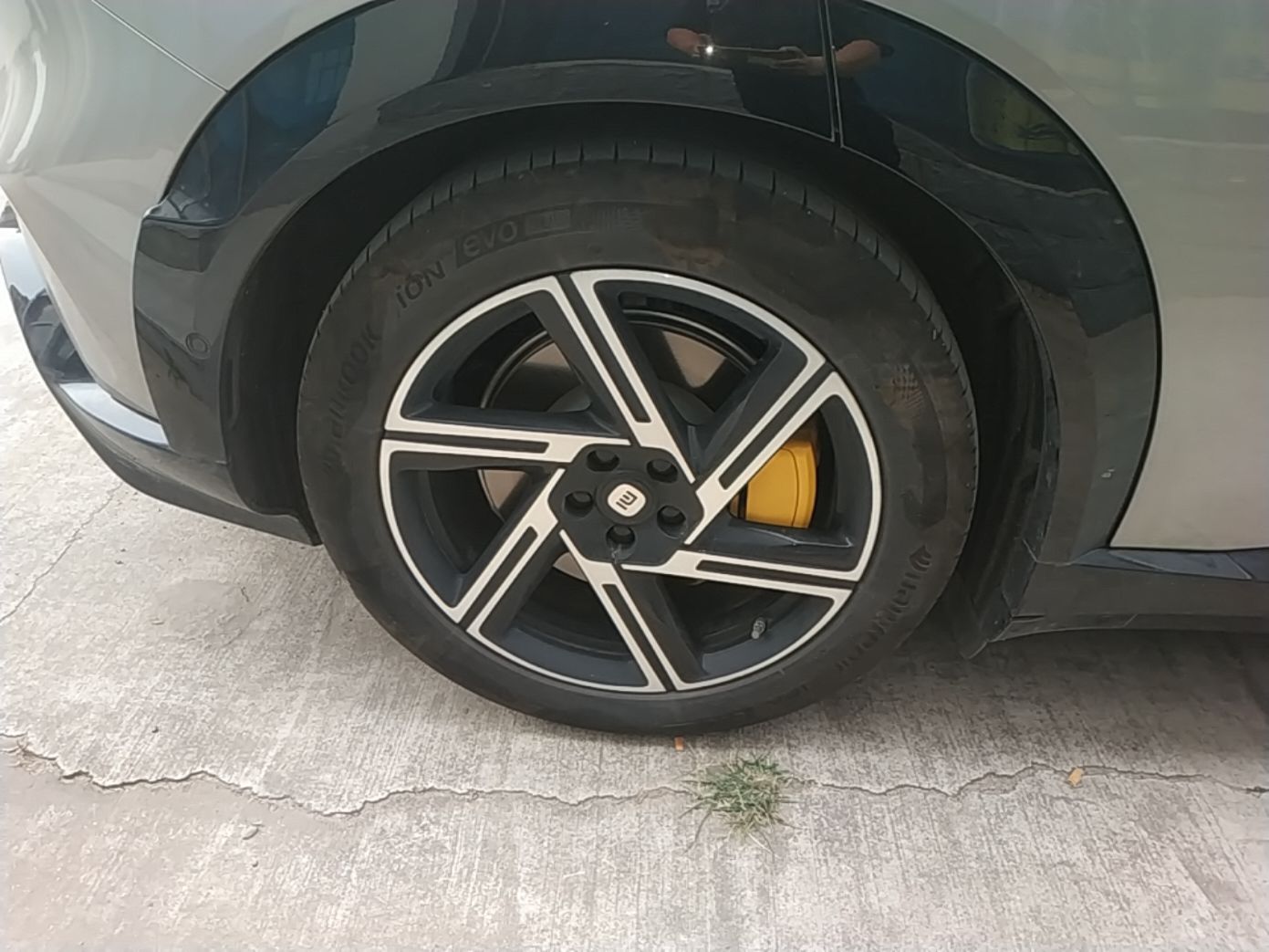 Xiaomi Auto YU7 2025 Ultra-Long Range All-Wheel Drive Pro Version — снимка 11