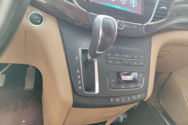 Used Buick GL8 2017 ES 28T Premium Version China V Standard Gear Lever