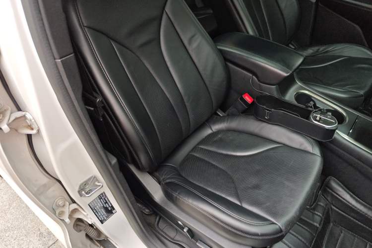 Used Lincoln MKC 2016 2.0T Four-Wheel Drive Prestige Edition Right Front Seat