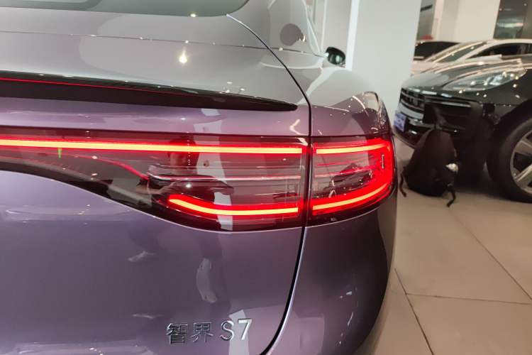 Used Hima Luxeed S7 2025 785 km Ultra Right Rear Taillight