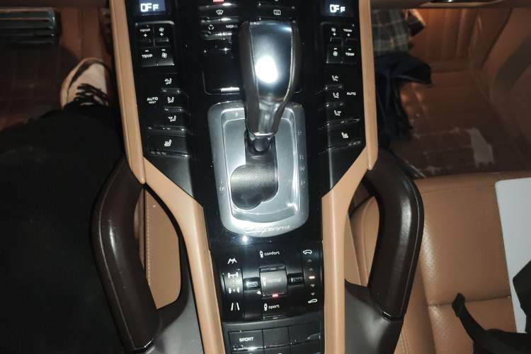 Used Porsche Cayenne 2011 Cayenne 3.0T Gear Lever