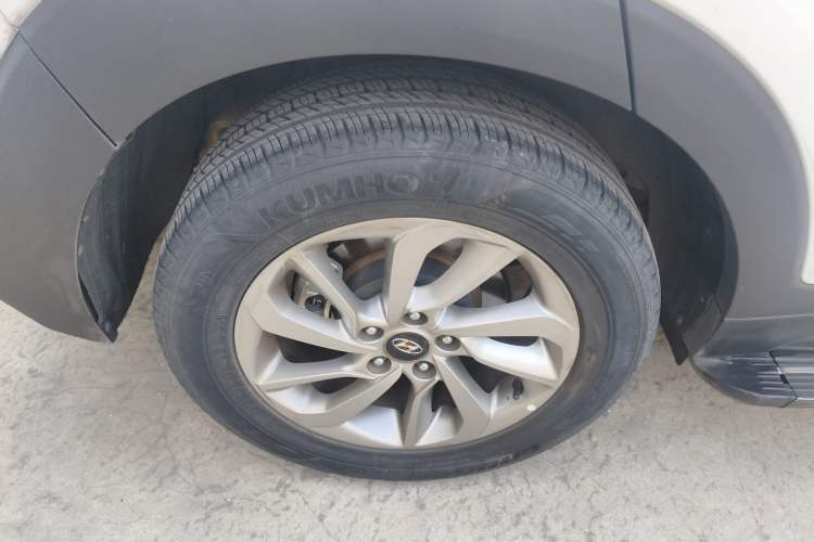 Used Hyundai Tucson 2015 1.6T Dual-Clutch Two-Wheel-Drive Smart Model
