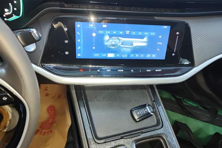 Used Dongfeng Aeolus Yixuan MAX 2021 1.5T Super-Powered Dad Edition Audio And AC Panel