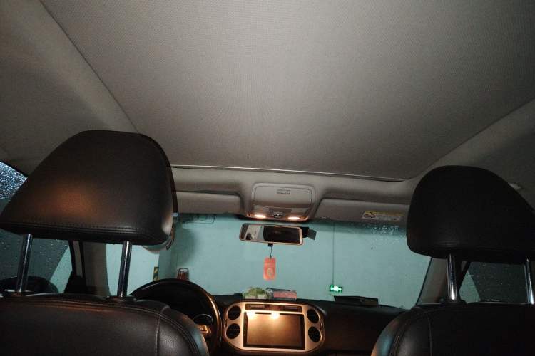 Used Volkswagen Tiguan 2013 1.8TSI Automatic Two-Wheel Drive Luxury Model Headliner