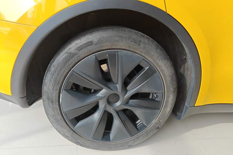 Used Tesla Model Y 2024 Rear-Wheel-Drive Version Right Rear Wheel Hub