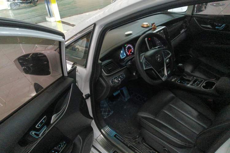 Used BYD Song MAX 2018 1.5T Automatic Smart Connect Flagship 7-Seater Driver Seat