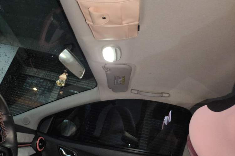 Used Chery Little Ant 2022 Sweet Pink Edition Half-Sugar Version Lithium Iron Phosphate 29.2 kWh 30 kW 301 km
