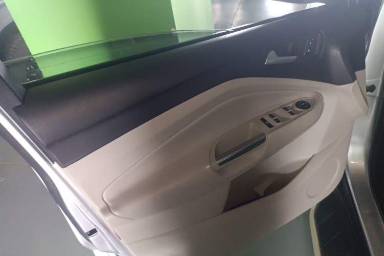 Used Ford Kuga 2013 1.6L GTDi 4x4 Elite Model
