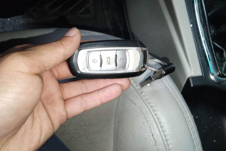 Used Geely Auto Emgrand 2014 Sedan 1.5L Manual Fashion Edition
