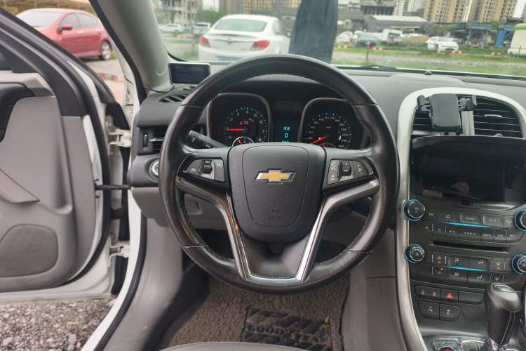 Used Chevrolet Malibu 2014 2.0L Automatic Luxury Edition Steering Wheel