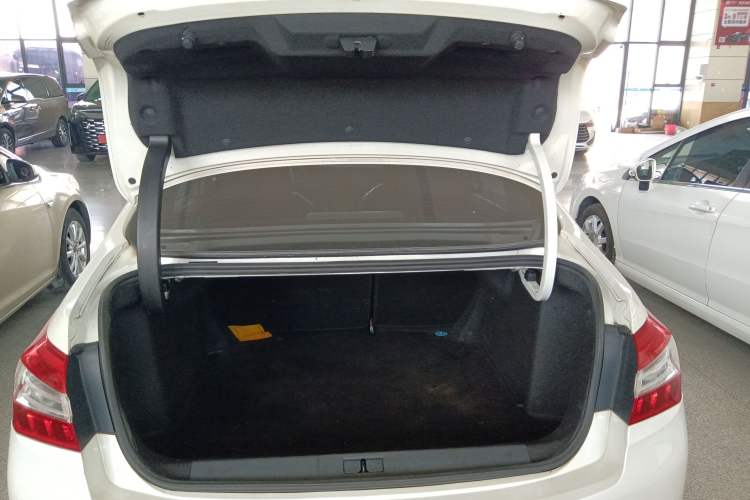 Used Peugeot 408 2014 1.8L Automatic Luxury Edition Trunk