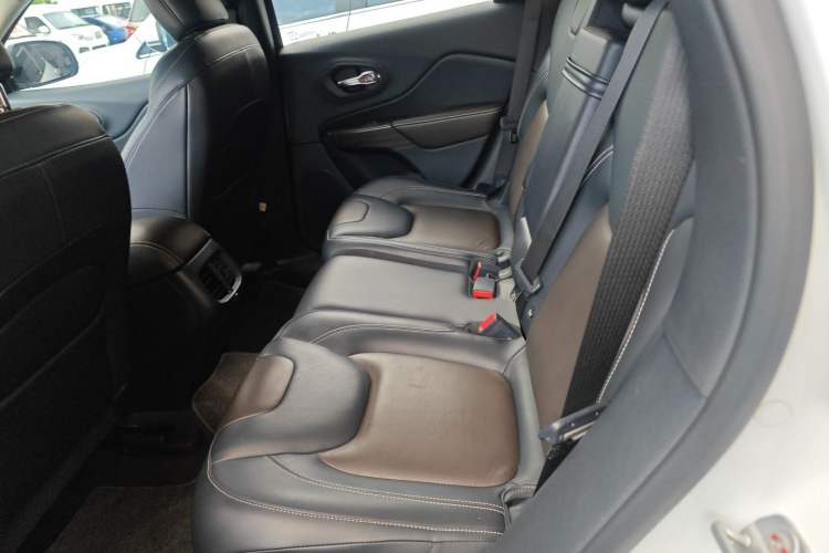 Used Jeep Cherokee 2016 2.4L Leading Edition