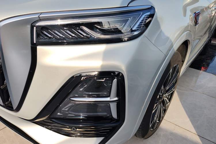 Used Hongqi HS5 2023 2.0T Four-Wheel Drive Flagship Pro Edition
