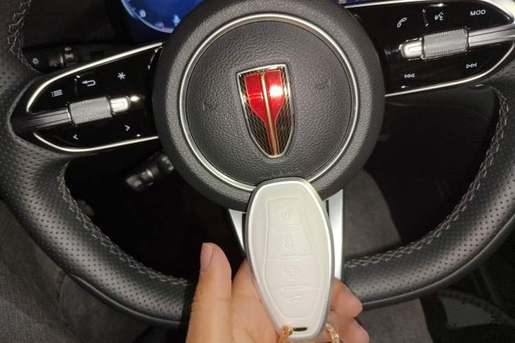 Used Hongqi HS3 2023 1.5T Two-Wheel Drive Shanwei Edition Vehicle Key