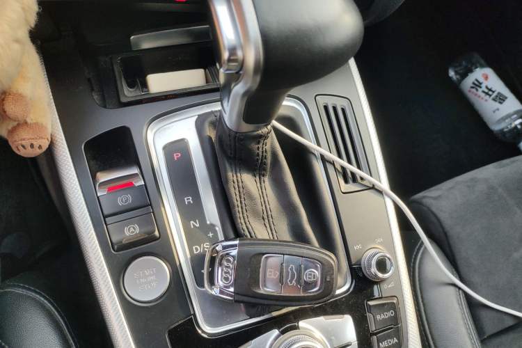 Used Audi A4L 2013 40 TFSI quattro Sport version Gear Lever