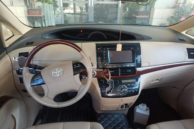 Used Toyota Previa 2012 2.4L 7-Seater Luxury Edition Center Console