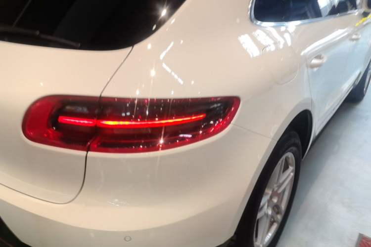 Used Porsche Macan 2017 Macan 2.0T Exterior 2