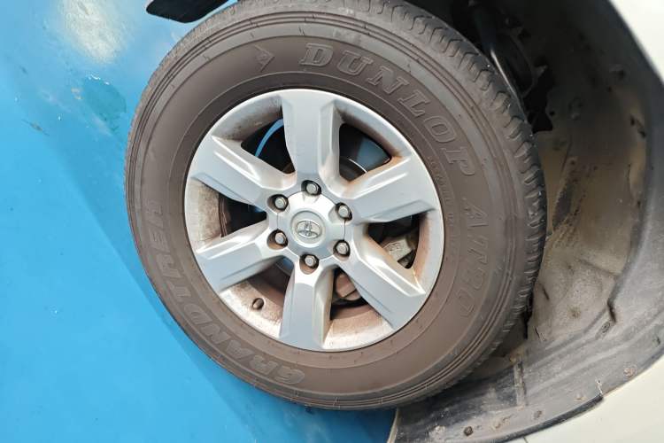 Used Toyota Prado 2016 2.7L Automatic Standard Edition Left Front Wheel Hub