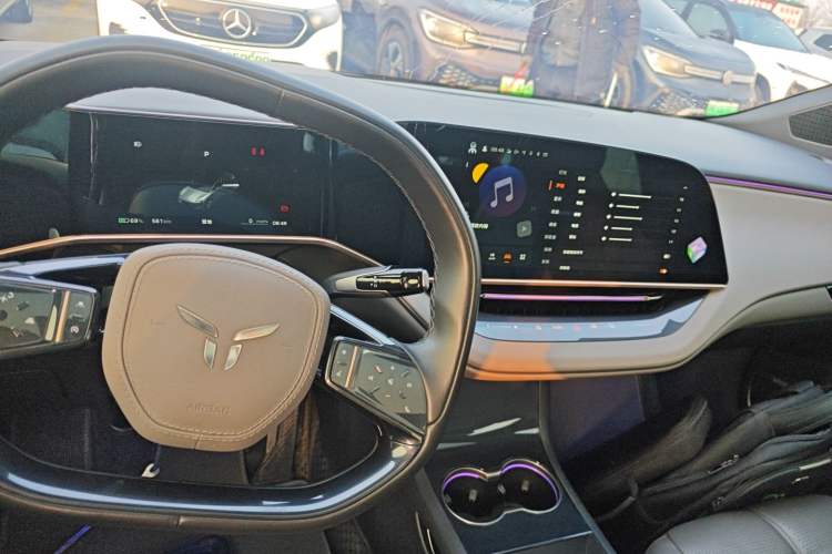 Used Hongqi EH7 2024 820 Pro
