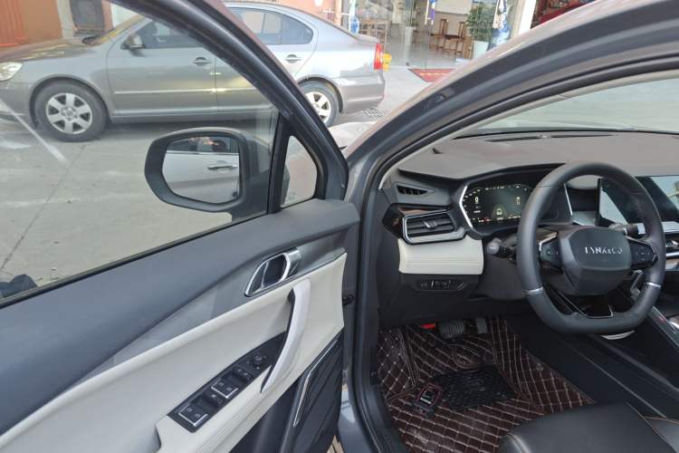 Used Lynk & Co 06 EM-P 2020 PHEV Plus Driver Seat