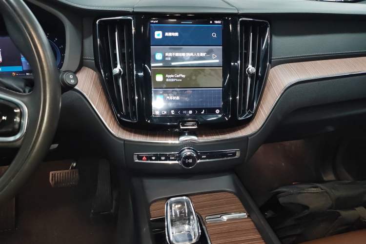 Used Volvo XC60 2022 B5 4x4 Smart Luxury Edition