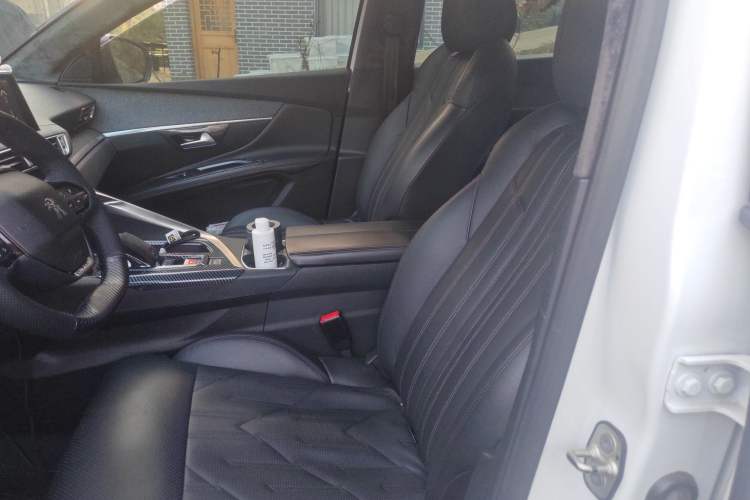 Used Peugeot 5008 2017 380THP 7-Seater Luxury Edition
