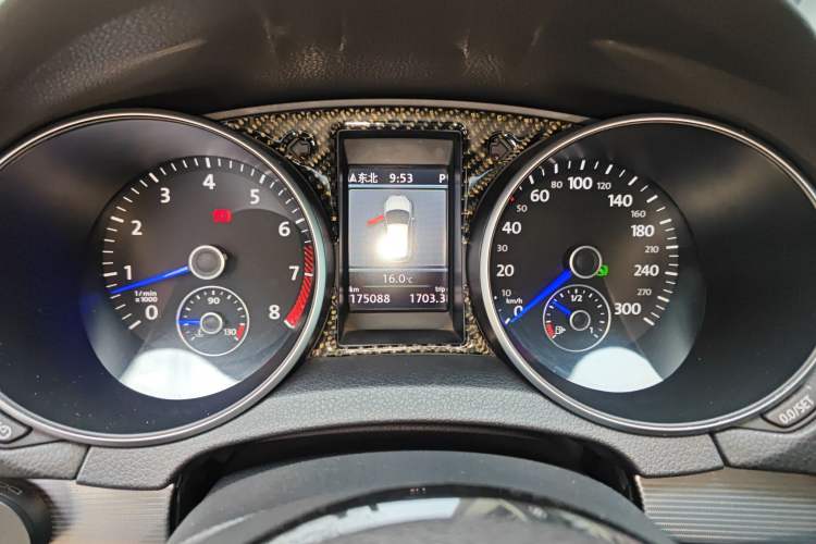 Used Volkswagen Golf 2011 2.0 TSI R