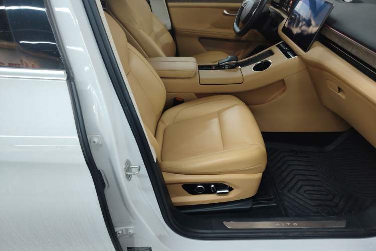 Used Hima AITO M5 2022 Extended-Range Four-Wheel Drive Ultimate Edition Right Front Seat